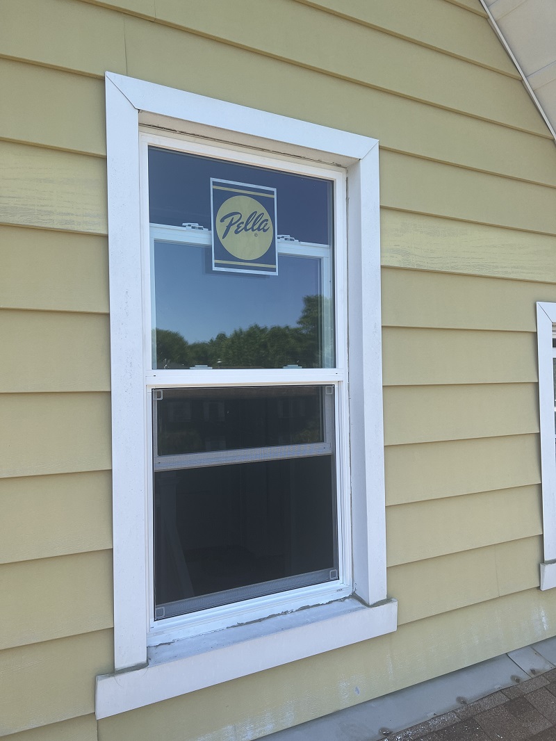 Pella 250 Series Double Hung window 